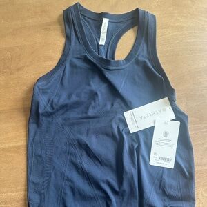 Athlete navy blue active t shirt.